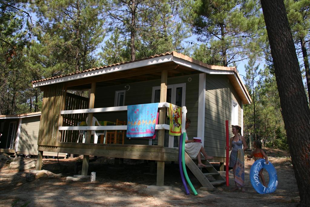 Camping La Simioune En Provence Bollène Εξωτερικό φωτογραφία